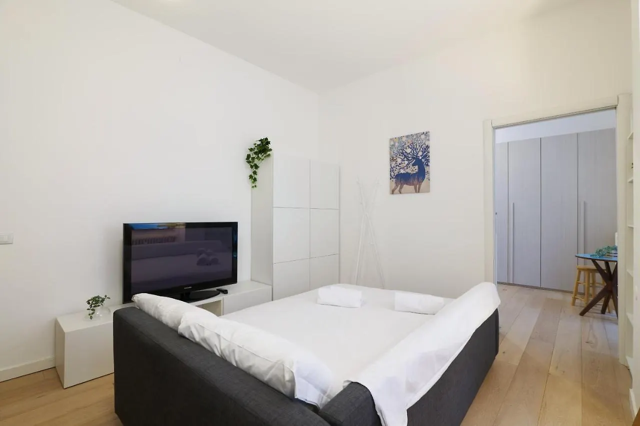 Apartamento Primopiano - Copernico 10 Milán 0*,  Italia